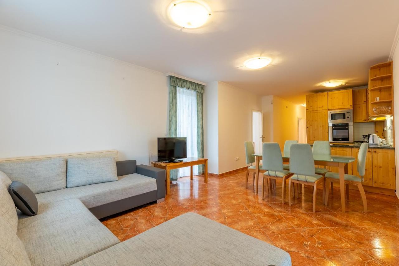Egyuett A Csalad II Apartman By Bltn ชิโอฟก ภายนอก รูปภาพ
