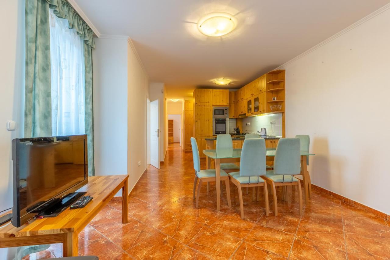 Egyuett A Csalad II Apartman By Bltn ชิโอฟก ภายนอก รูปภาพ
