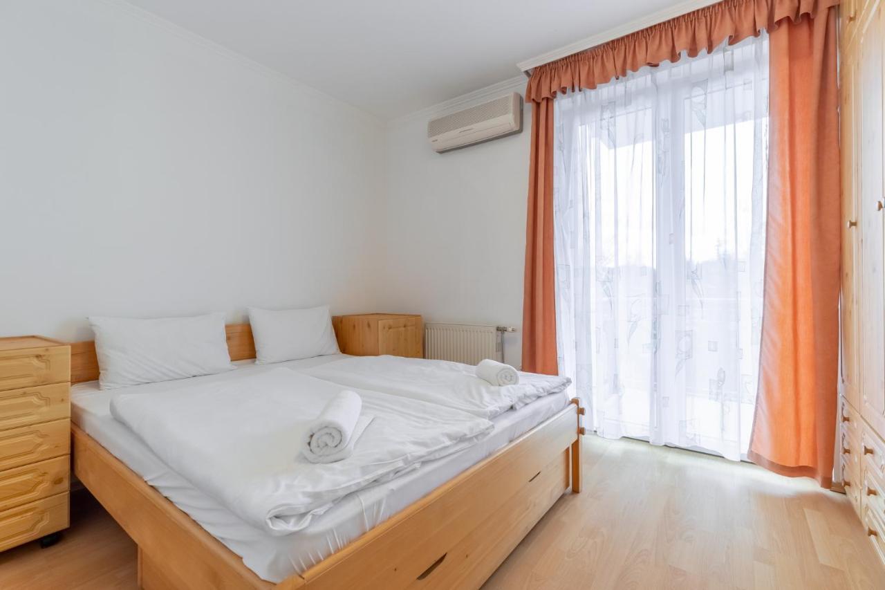 Egyuett A Csalad II Apartman By Bltn ชิโอฟก ภายนอก รูปภาพ